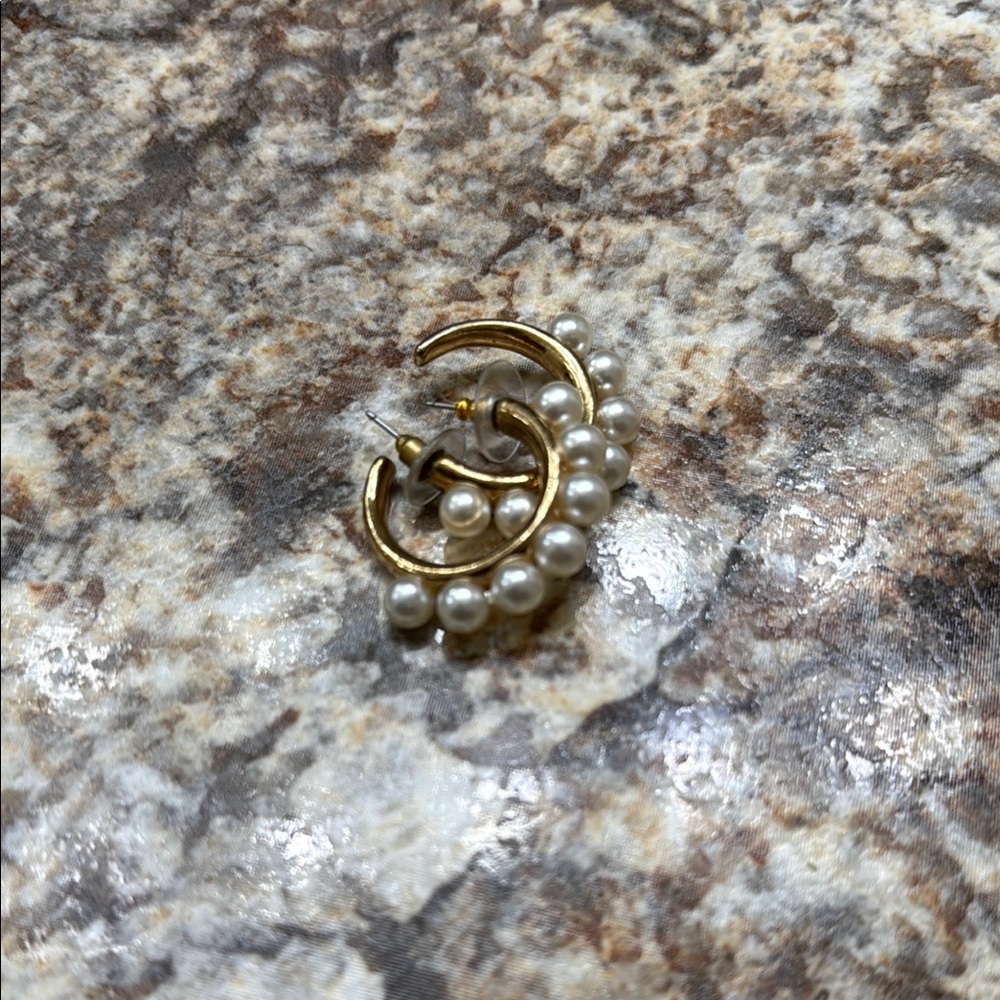 Elegant Gold and Pearl Hoop Earrings